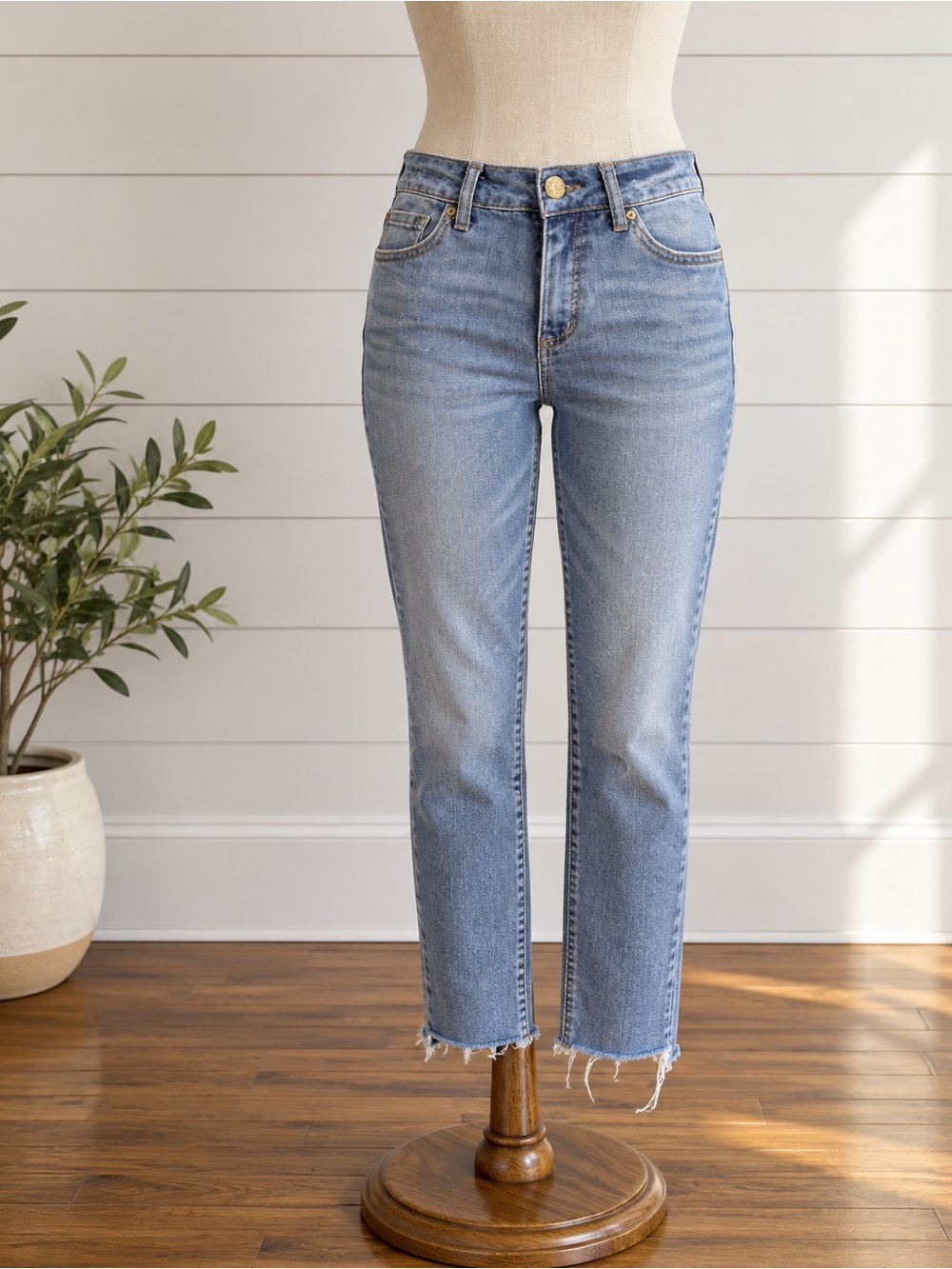 Seven7 Weekend Slim Fit Jeans Size 4 Light Wash Raw Hem Cropped Denim